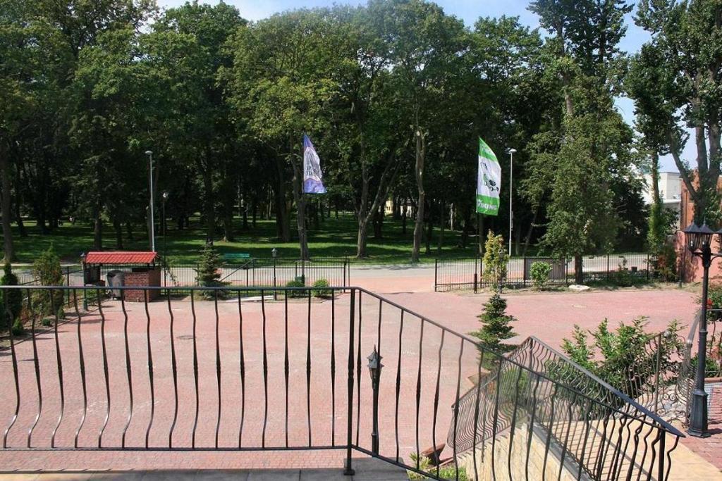 Hotel Spichlerz Старгард-Щециньски Экстерьер фото