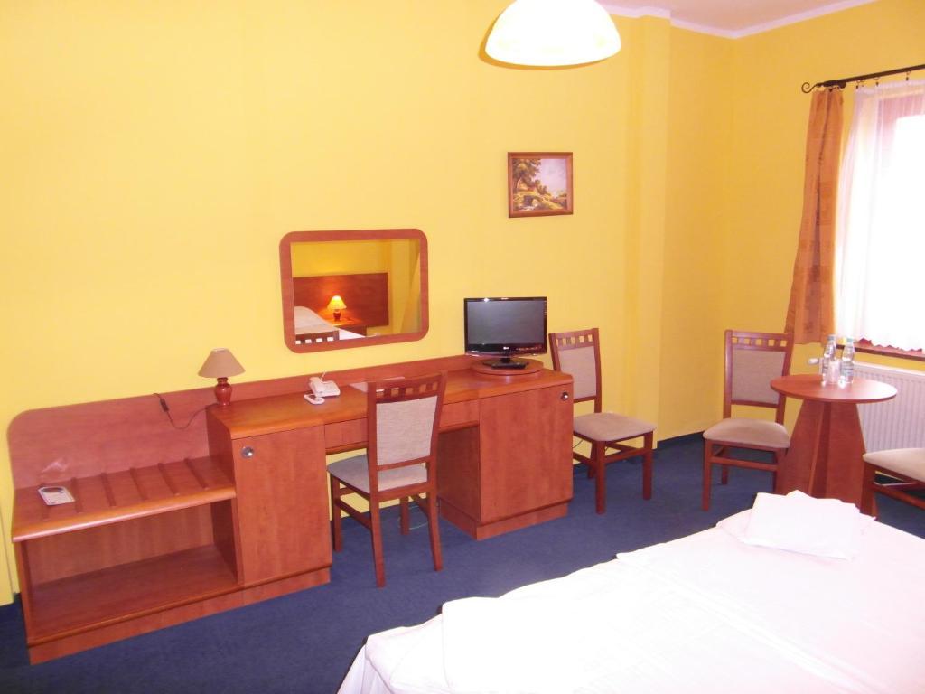 Hotel Spichlerz Старгард-Щециньски Экстерьер фото