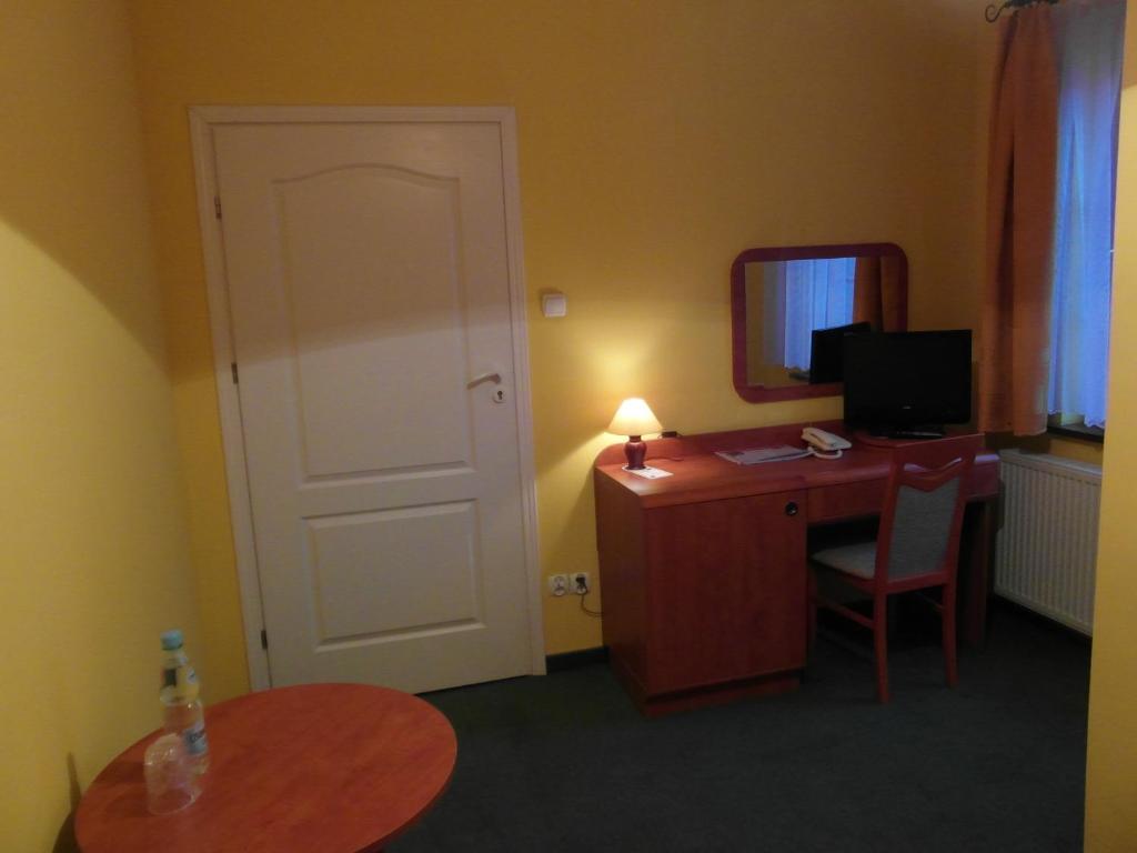 Hotel Spichlerz Старгард-Щециньски Номер фото