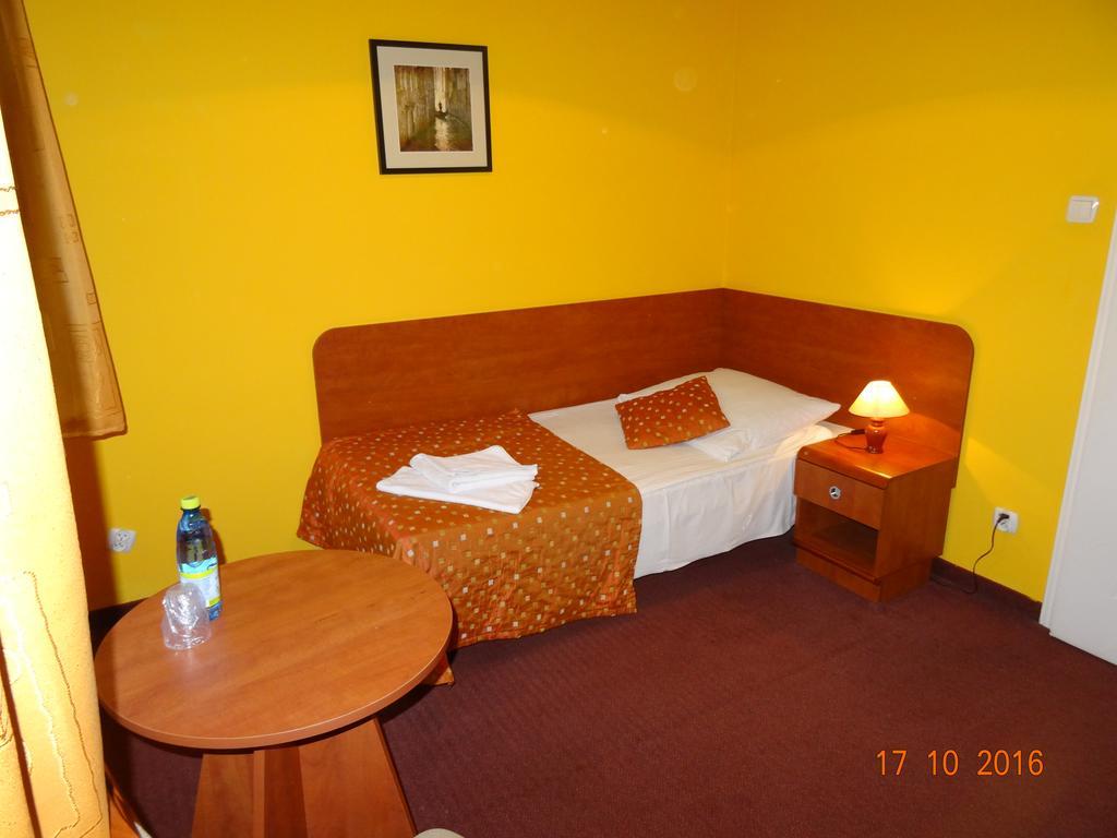 Hotel Spichlerz Старгард-Щециньски Экстерьер фото