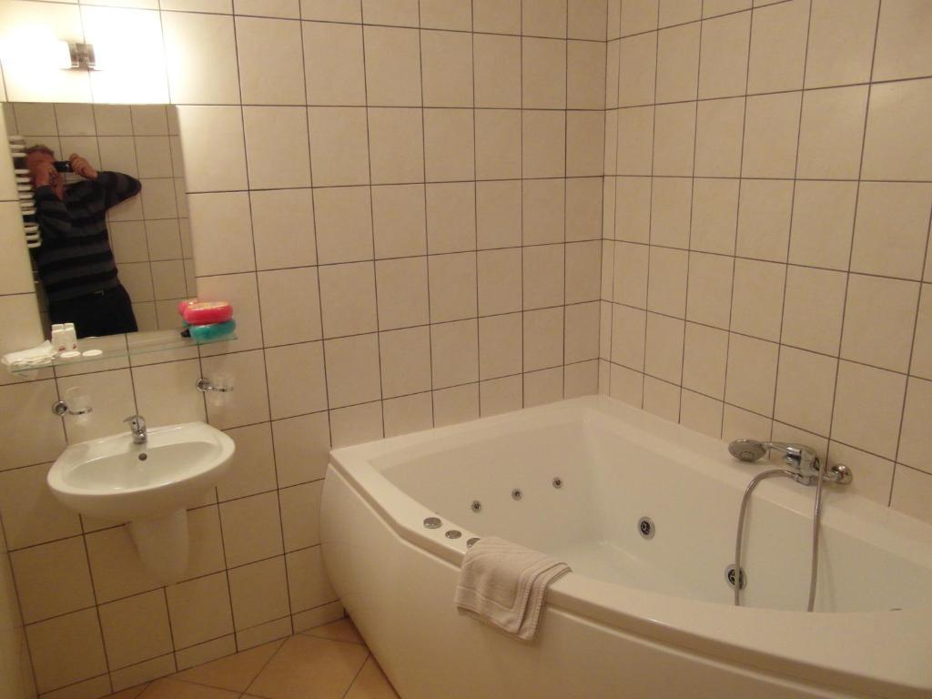 Hotel Spichlerz Старгард-Щециньски Экстерьер фото