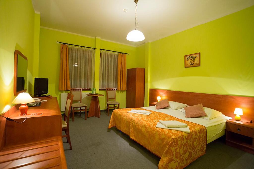 Hotel Spichlerz Старгард-Щециньски Экстерьер фото
