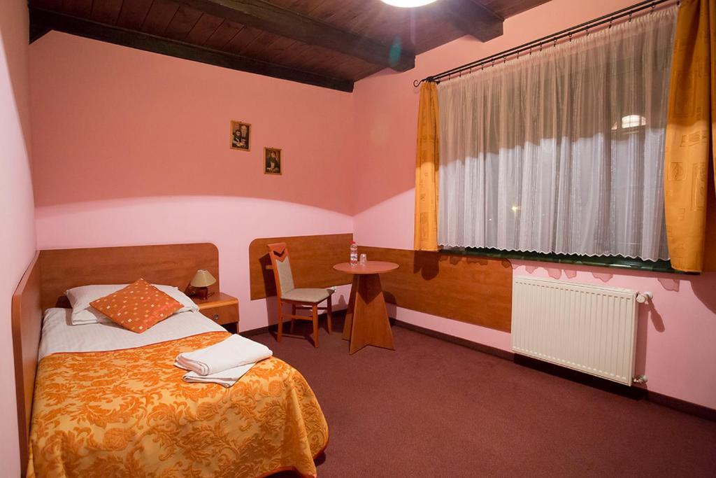 Hotel Spichlerz Старгард-Щециньски Экстерьер фото